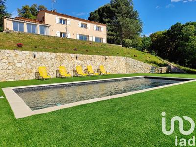 Maison - 194 m² - 7 pièces