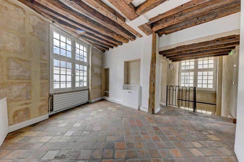 Maison - 573 m² - 6 pièces