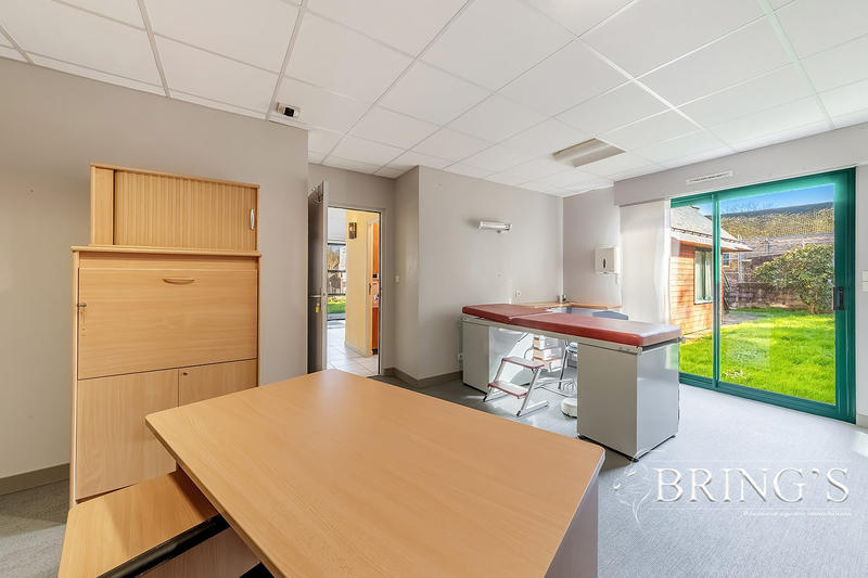 Maison traditionnelle - 147 m² - 6 pièces