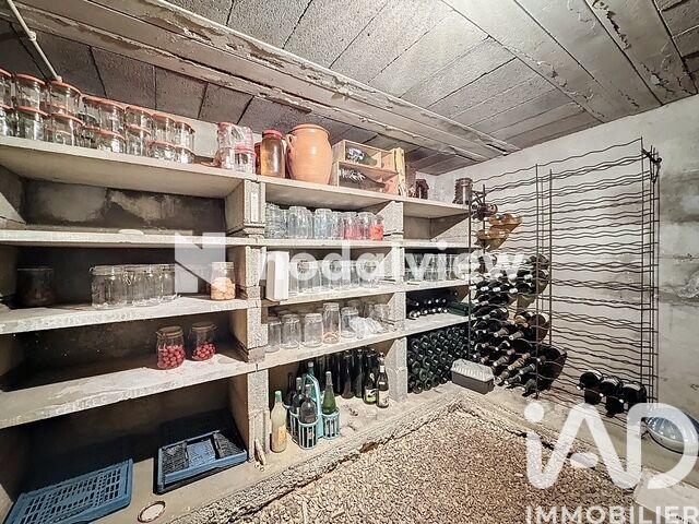 Maison - 181 m² - 9 pièces