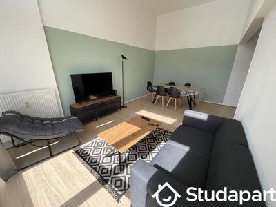 Chambre - 9 m² - 1 pièce