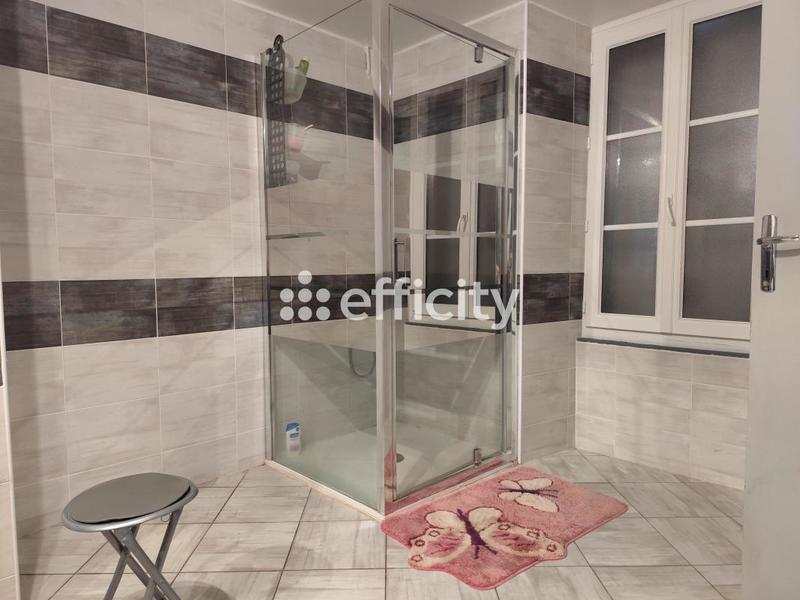 Maison - 208 m² - 6 pièces