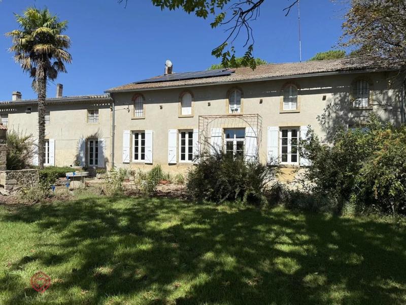 Maison - 295 m² - 9 pièces