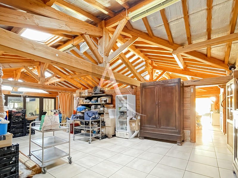 Maison - 300 m² - 6 pièces