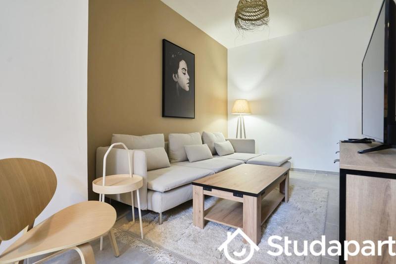 Chambre - 12 m² - 1 pièce