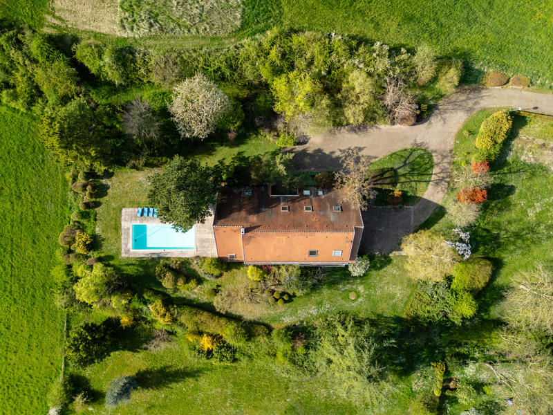 Villa - 323 m² - 9 pièces