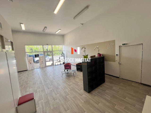 Local commercial - 285 m²