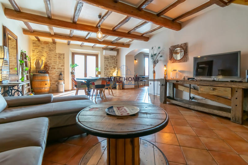 Maison - 210 m² - 8 pièces