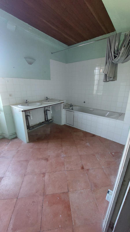 Maison - 228 m² - 7 pièces