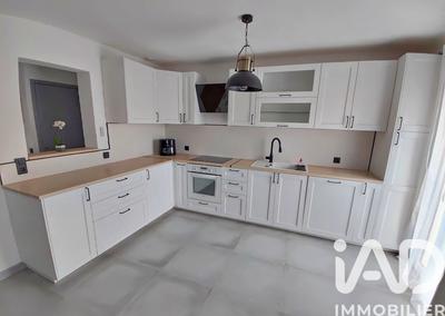 Maison - 121 m² - 6 pièces