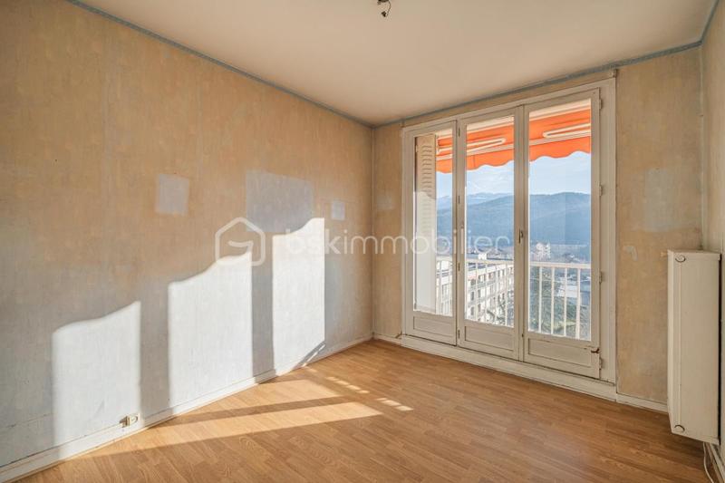 Appartement - 83 m² - 5 pièces