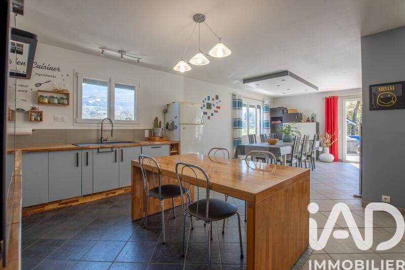 Maison - 130 m² - 7 pièces