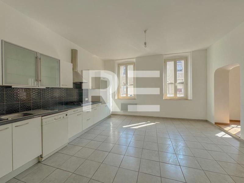 Appartement - 102 m² - 4 pièces