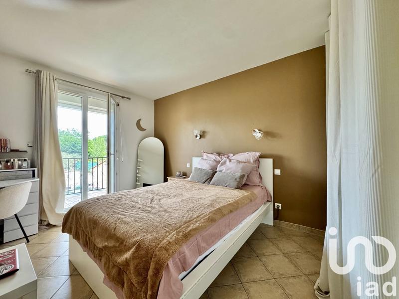 Maison - 227 m² - 10 pièces