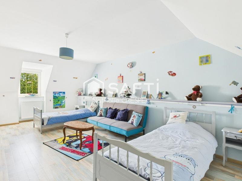 Maison - 320 m² - 8 pièces