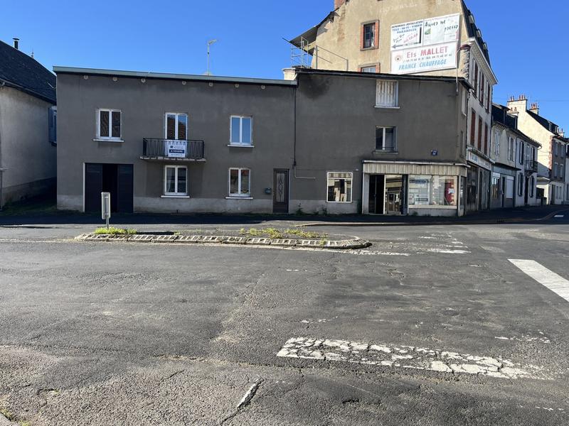 Maison - 127 m² - 9 pièces