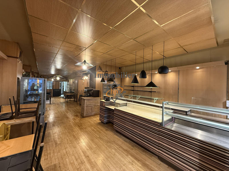 Local commercial - 100 m² - 1 pièce