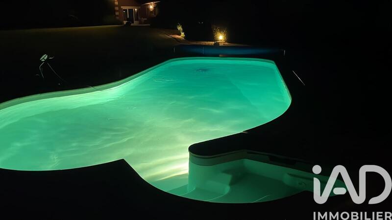 Maison - 243 m² - 7 pièces