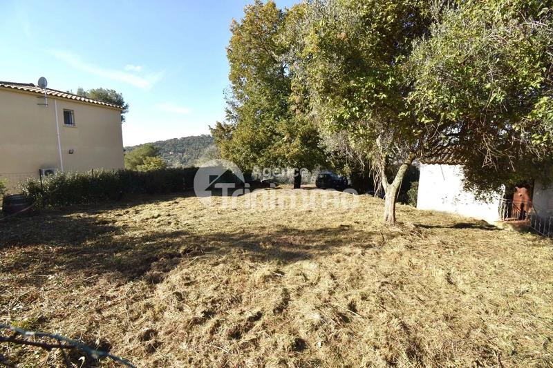 Terrain - 688 m²