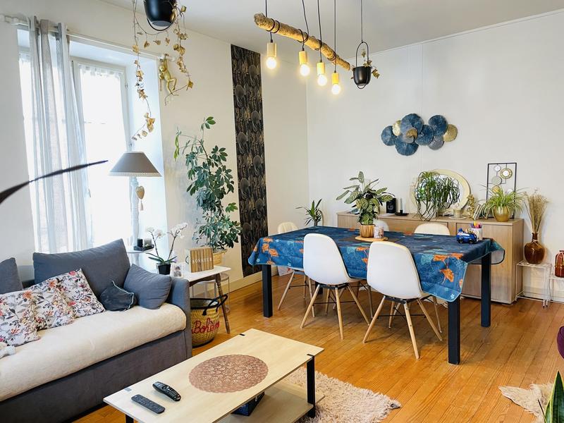 Maison - 220 m² - 8 pièces