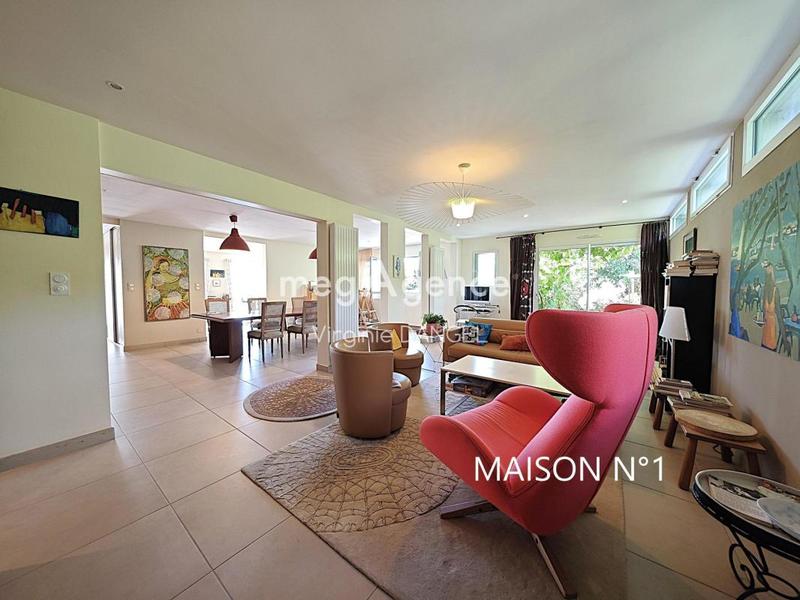 Maison - 360 m² - 15 pièces