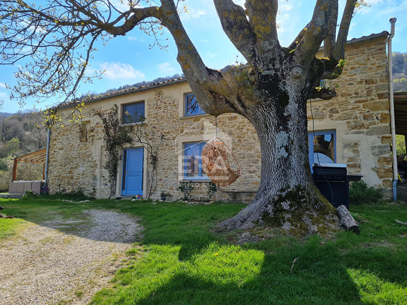 Maison - 213 m² - 9 pièces