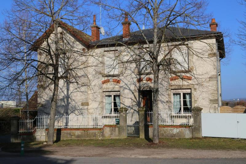 Maison - 220 m² - 9 pièces