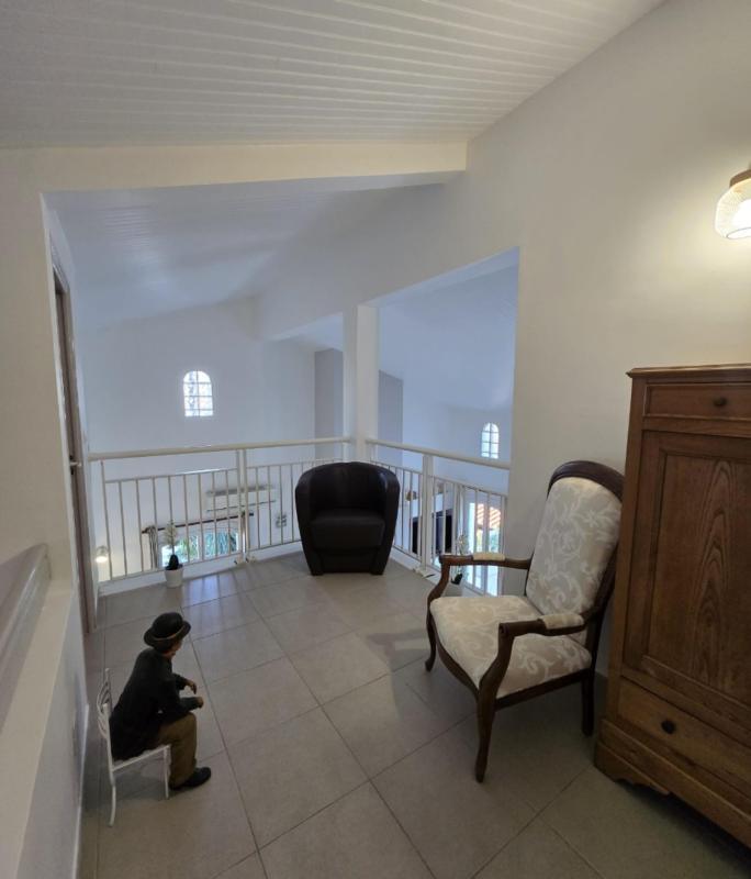 Villa - 215 m² - 12 pièces