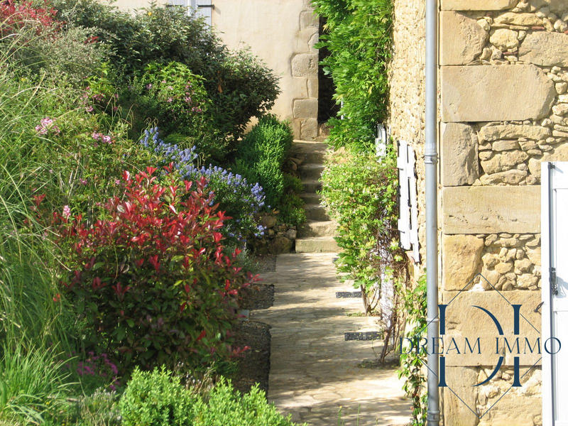 Maison - 565 m² - 15 pièces