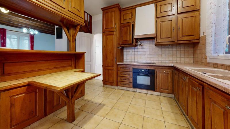 Maison - 233 m² - 7 pièces