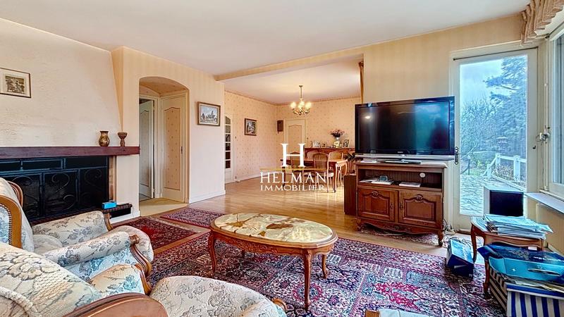 Maison - 245 m² - 10 pièces