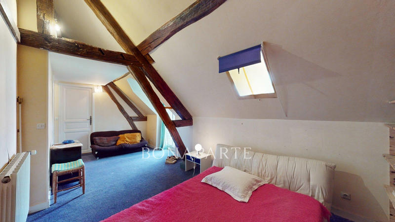 Maison - 246 m² - 8 pièces