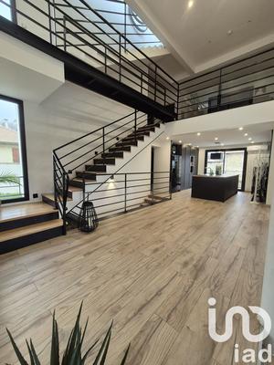 Maison de maîtres - 250 m² - 8 pièces