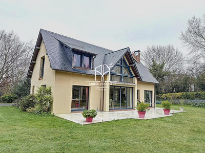 Villa - 177 m² - 6 pièces