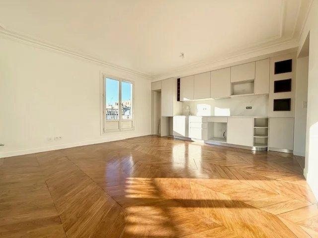 Appartement - 104 m² - 5 pièces