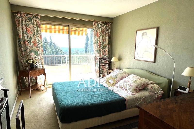 Appartement - 92 m² - 5 pièces