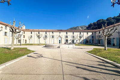 Appartement - 93 m² - 4 pièces