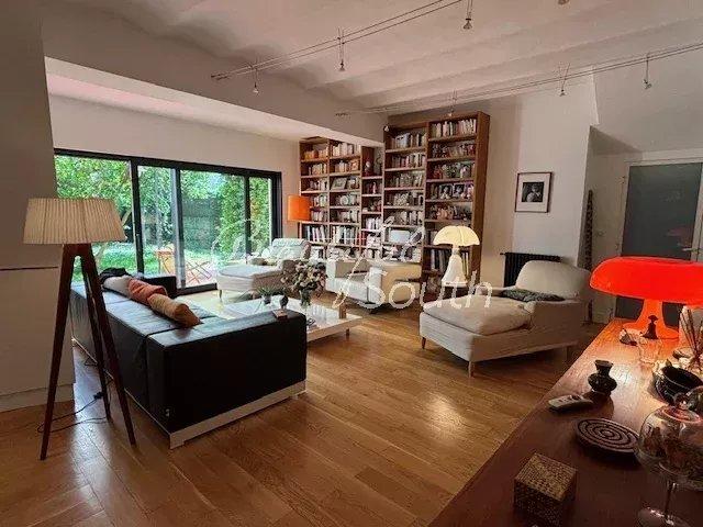 Maison de ville - 255 m² - 6 pièces