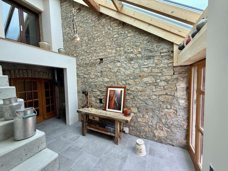 Maison - 332 m² - 9 pièces