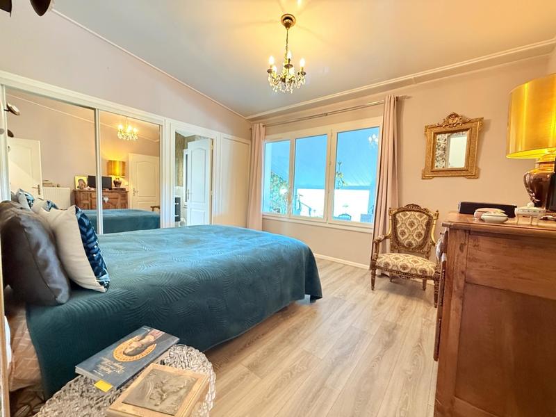 Maison - 199 m² - 5 pièces