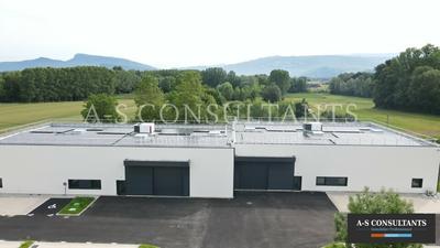 Entrepôt - 1 210 m²