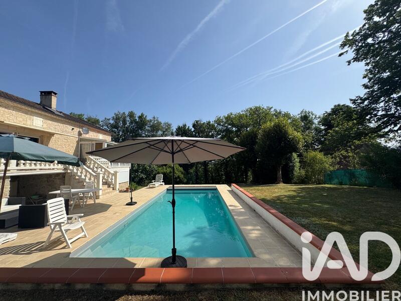 Maison - 185 m² - 7 pièces