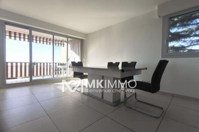 Appartement - 75 m² - 2 pièces