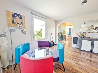 Maison - 200 m² - 7 pièces