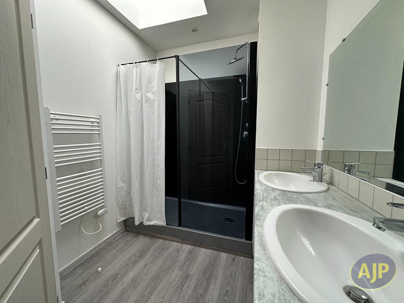 Maison - 160 m² - 7 pièces