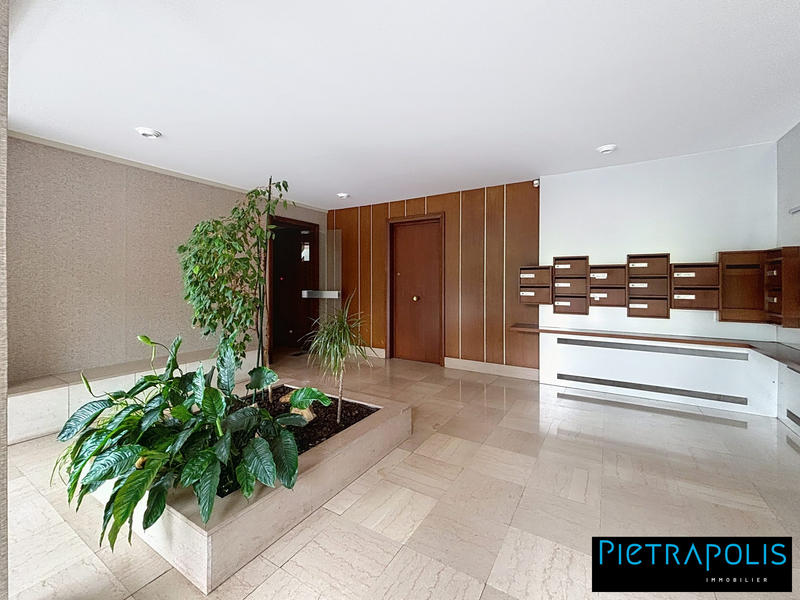 Appartement - 83 m² - 3 pièces