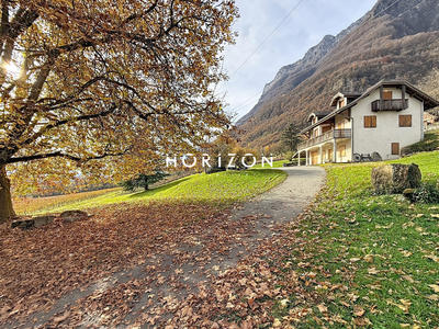 Maison ancienne - 250 m² - 8 pièces