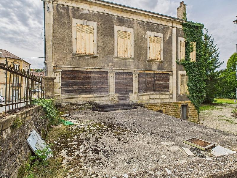 Maison - 200 m² - 10 pièces