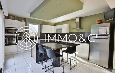 Maison - 187 m² - 6 pièces