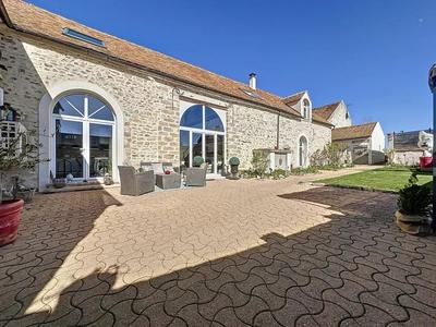 Maison - 285 m² - 8 pièces